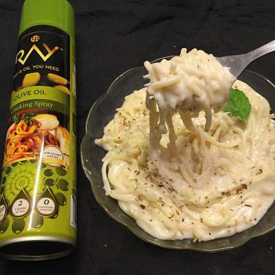 Spaghetti in a white sauce using Ray olive oil cooking spray.