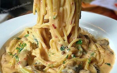 Spaghetti in a creamy pink sauce in under 10 minutes.