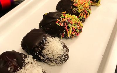 Ditch candies for dehydrated dried fruits and dates from Flyberry Gourmet.