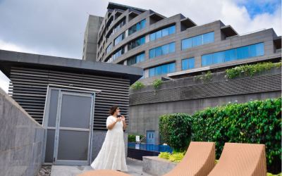 Play golf, enjoy breakfast in bed or go partying at this gorgeous hotel in Pune.